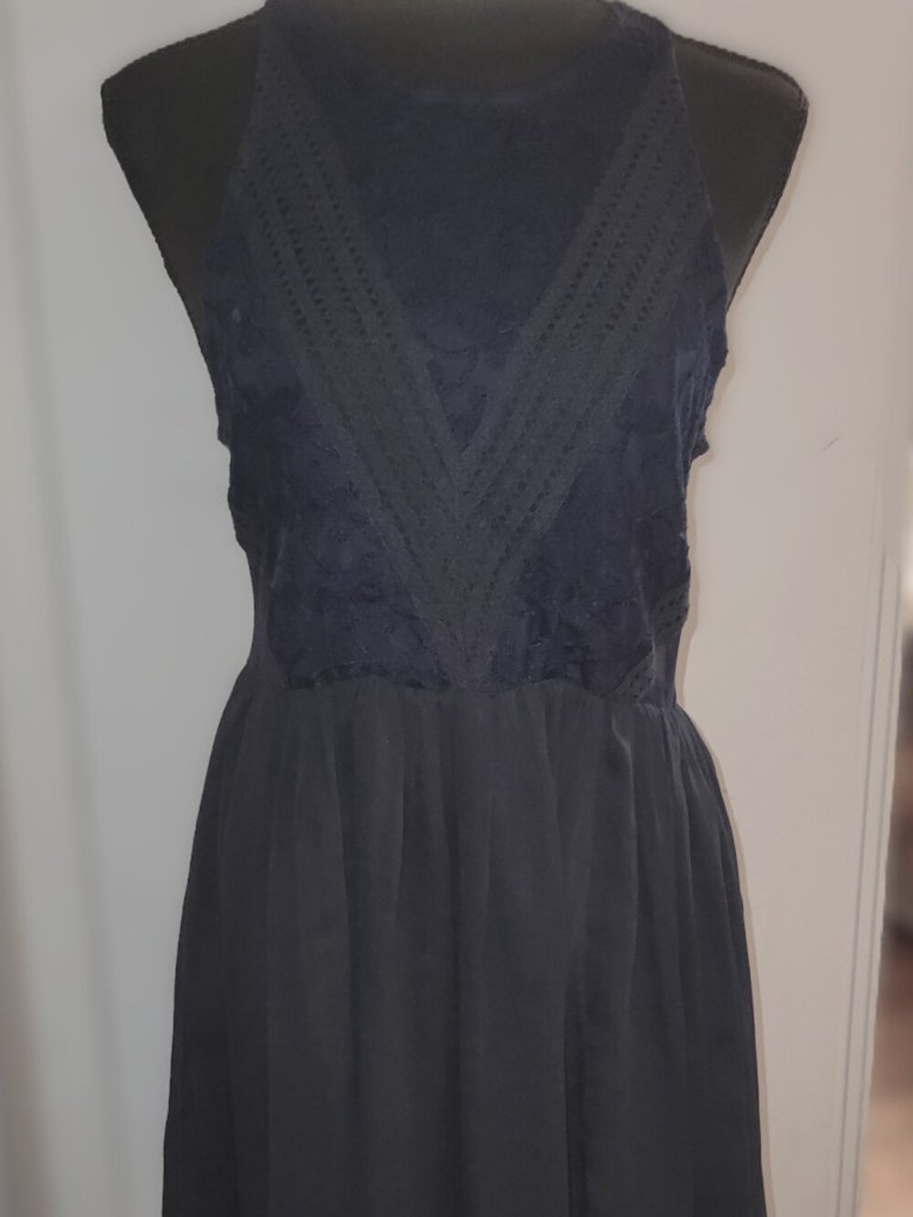 NWT! Lace & Crochet Navy Handkerchief Skirt Dress - S